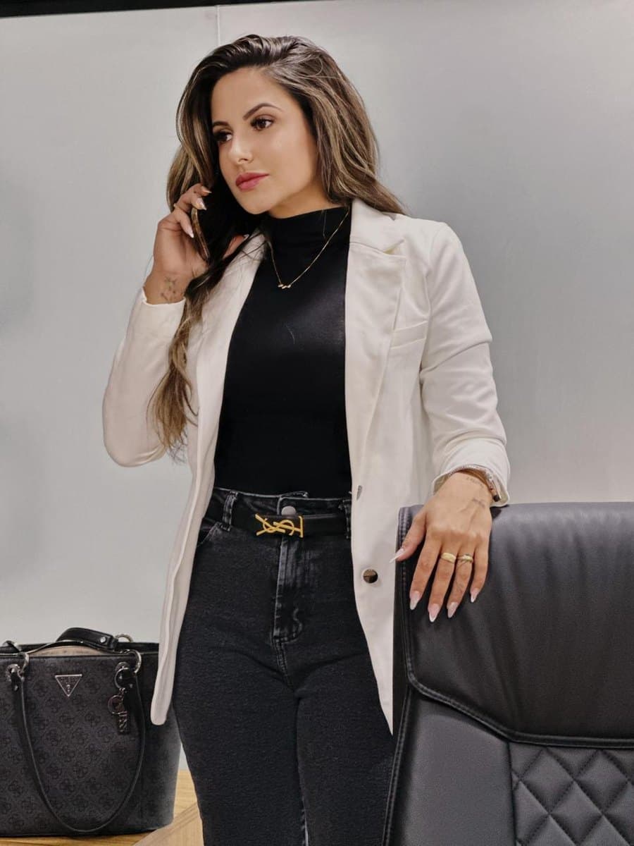Dra. Leticia Duarte, advogada de holding familiar e planejamento sucessório em Goiânia